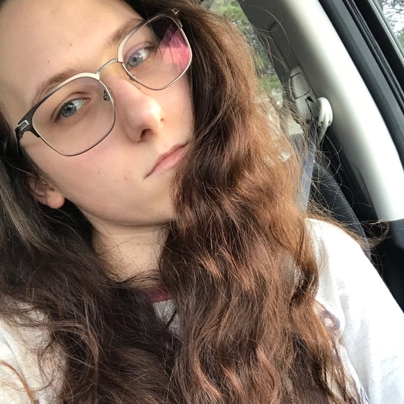 Meet your Posher, Kaylee - Picture 2 of 2